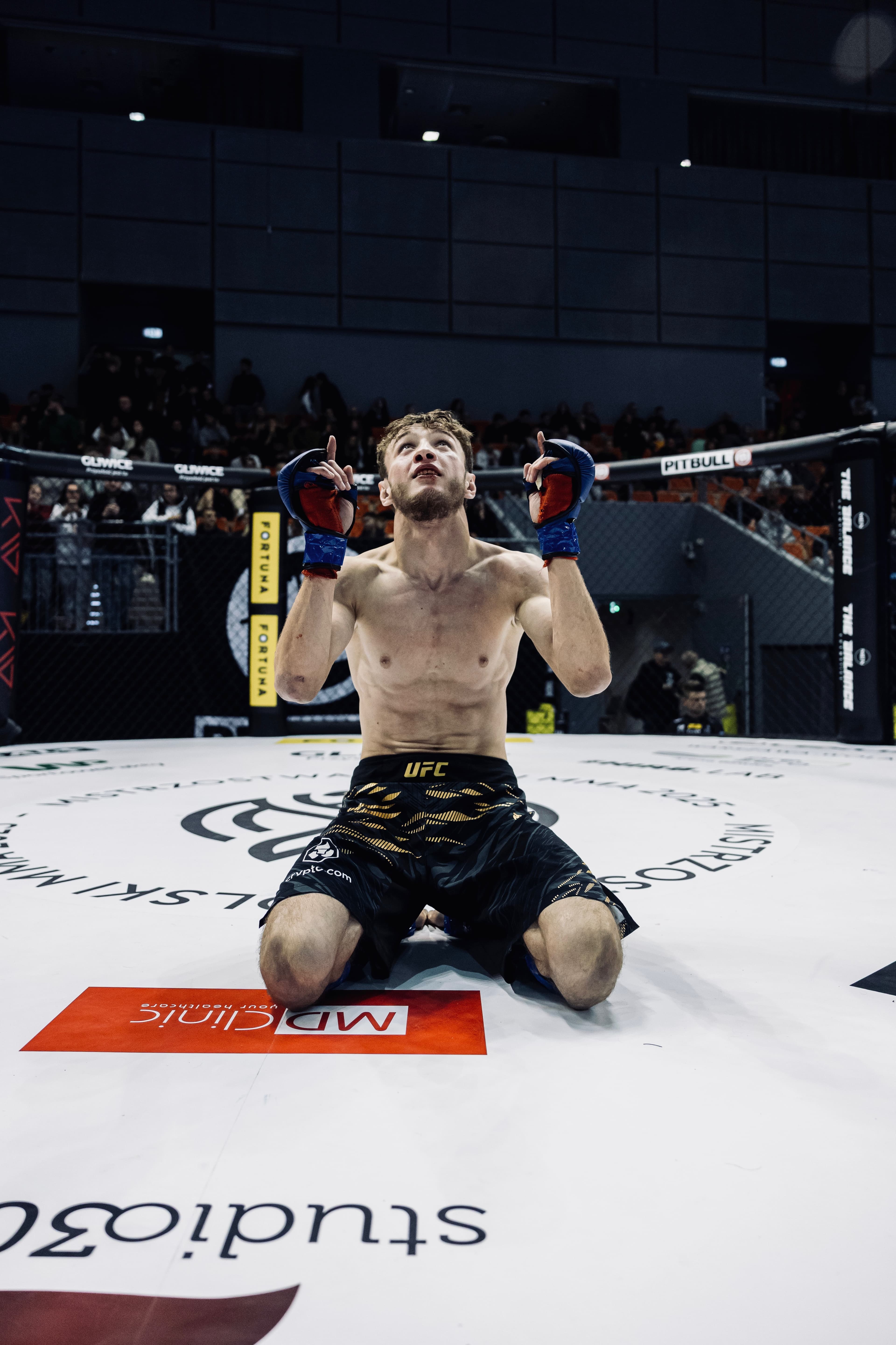 Krystian Jakowicz na zawodach MMA